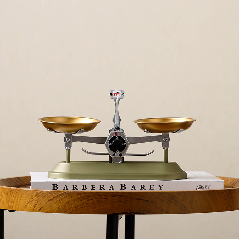 Photography Zen - ‌ Minimalistische Balance-Skulptur aus Eisen –