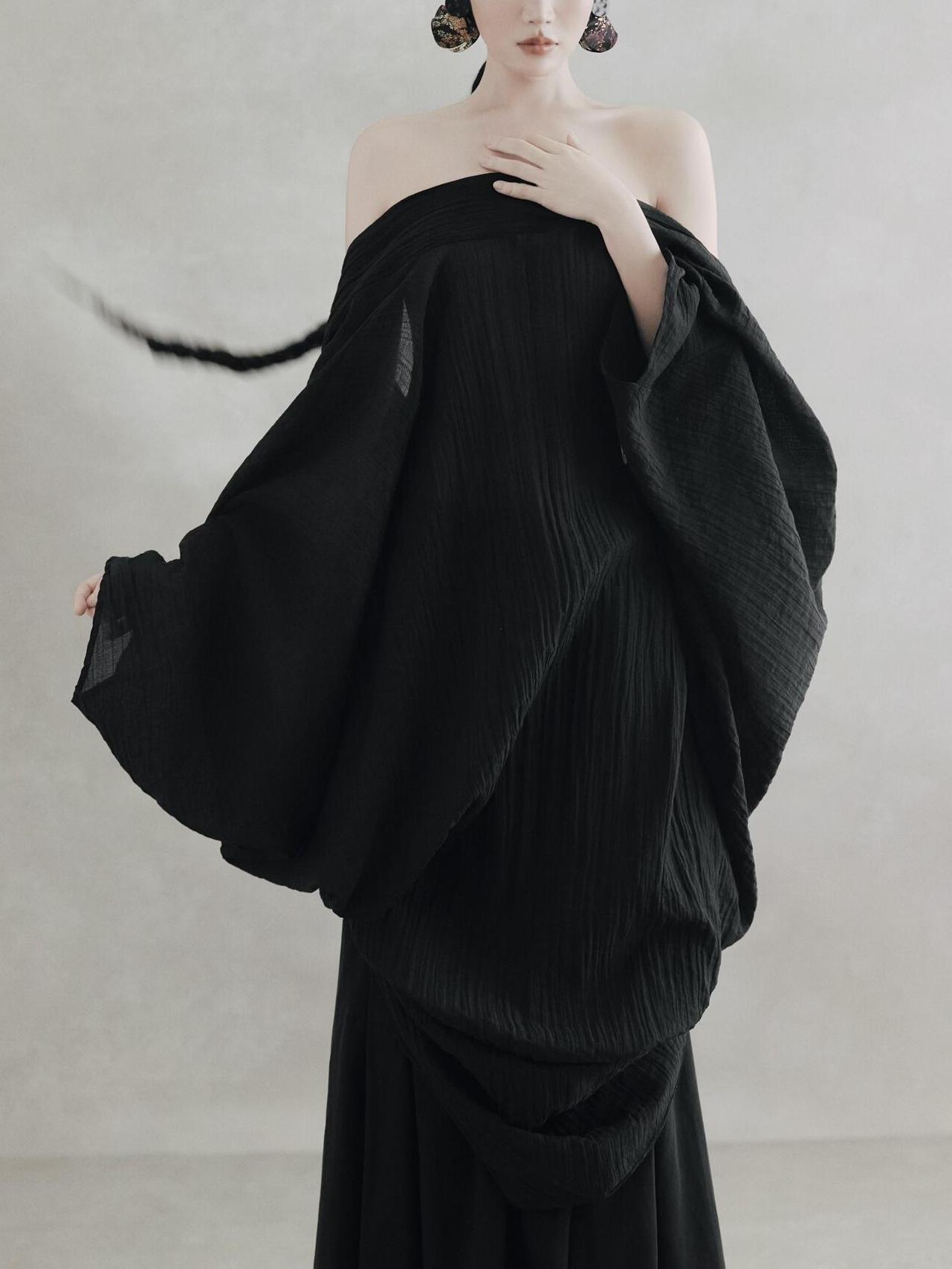 Schwarzes Rückenfreies Kleid f – Photography Zen Bewertung und Preis