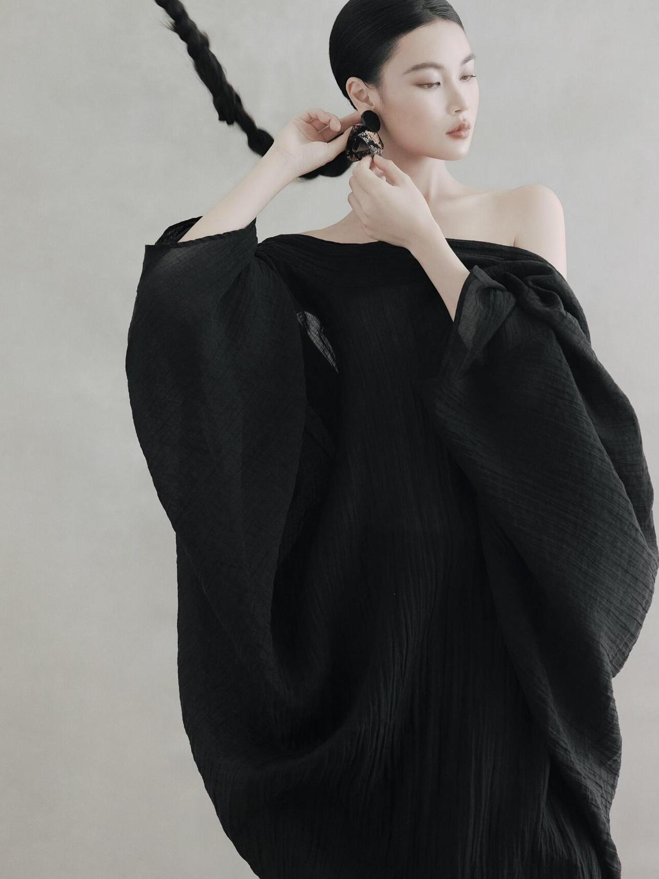 Schwarzes Rückenfreies Kleid f – Photography Zen Bewertung und Preis