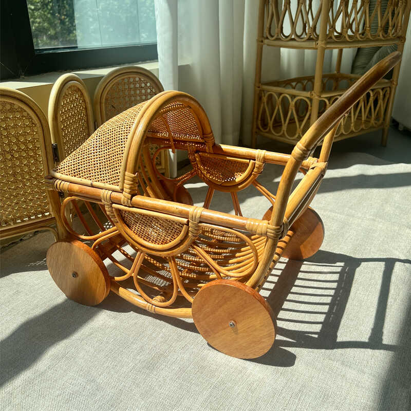 Gewebter Rattan-Kinderwagen, V – Photography Vintage Style Bewertung und Preis