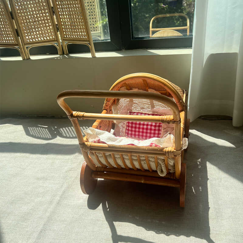 Gewebter Rattan-Kinderwagen, V – Photography Vintage Style Bewertung und Preis